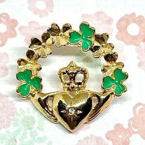 Avon Vtg Irish Claddagh Heart Hands Crown Shamrock Wreath Scatter Tac Pin Brooch
